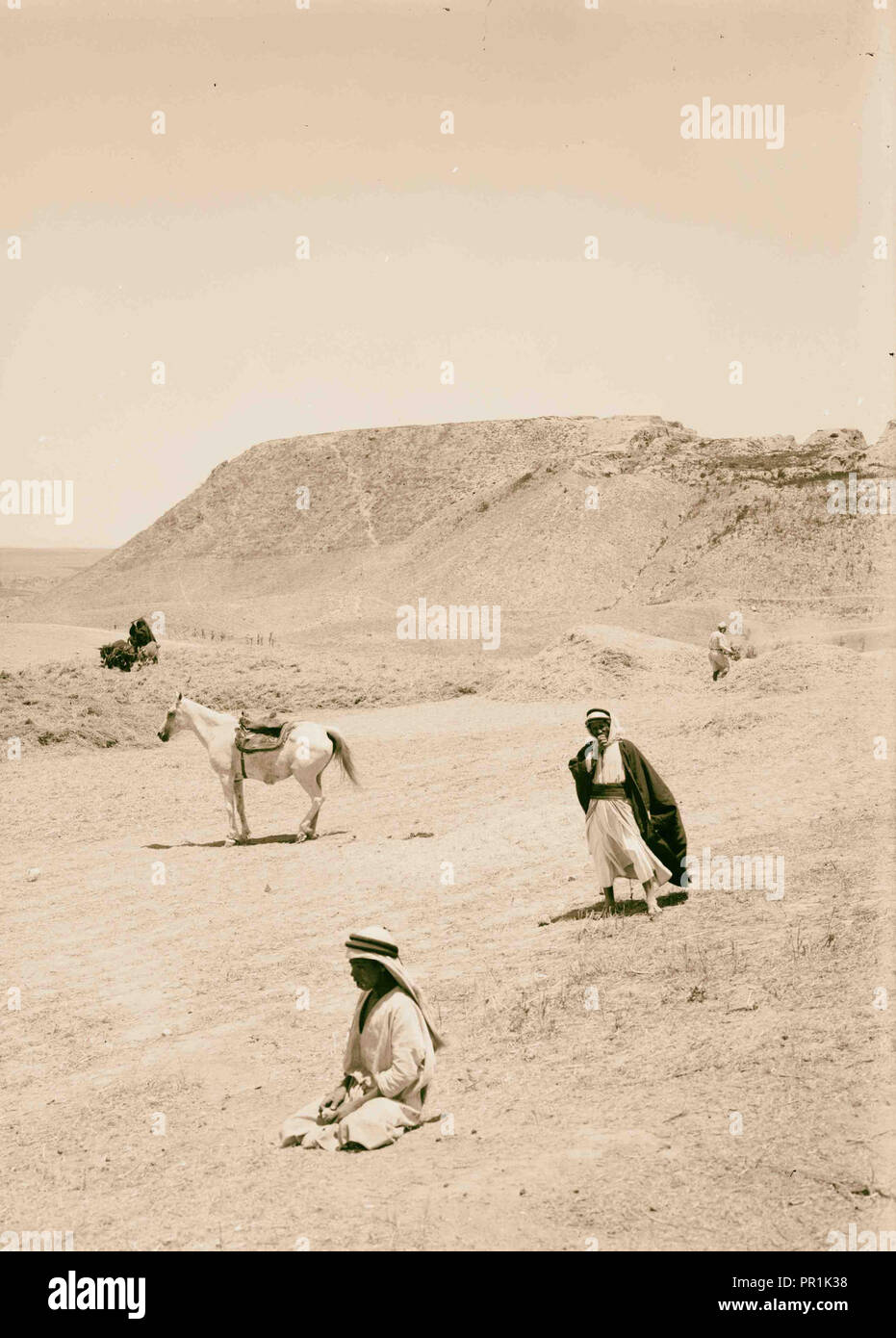 Excavations. Tell Jemmeh (Gerar). Tell Jemmeh from the west. 1920