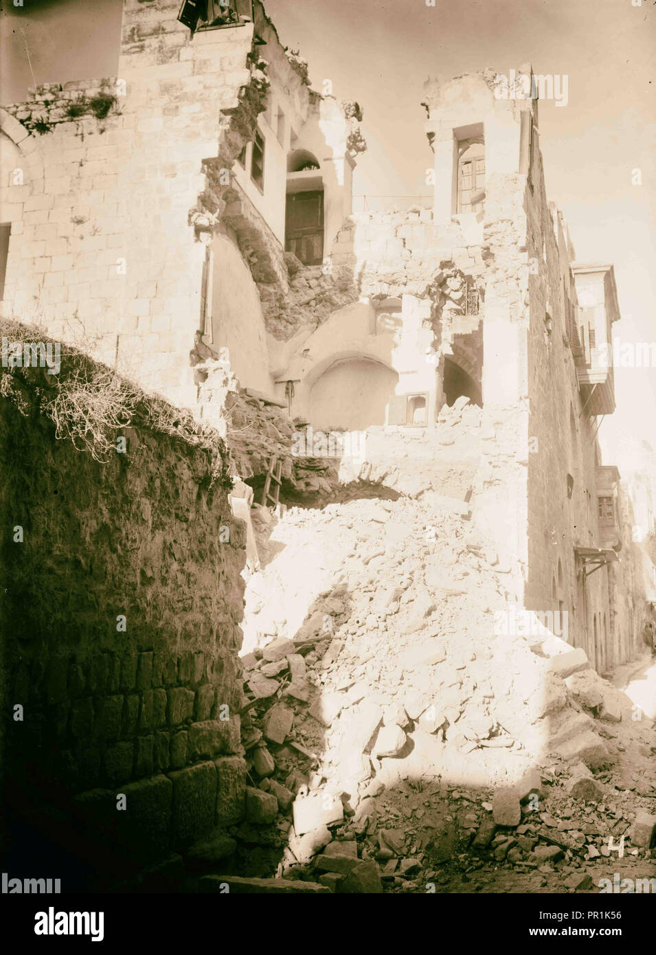 Palestine events. The earthquake of July 11, 1927. A house in Nablus