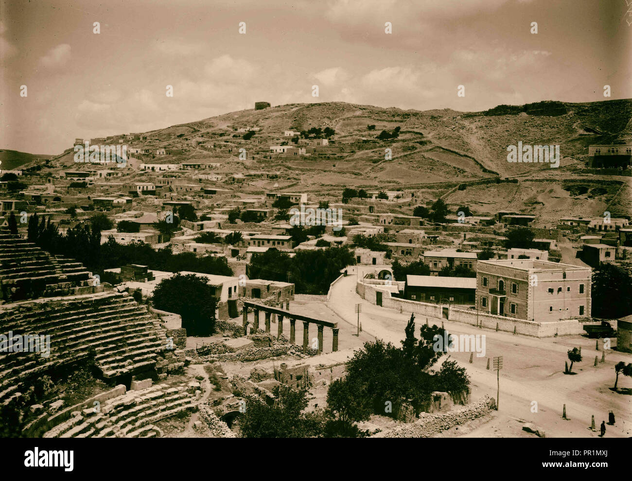 (The modern town among the ruins of ancient Philadelphia). 1898, Amman Stock Photo -