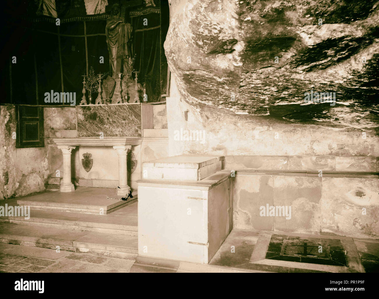 Jerusalem ElKouds Chapel of Finding the Cross, Church of Holy