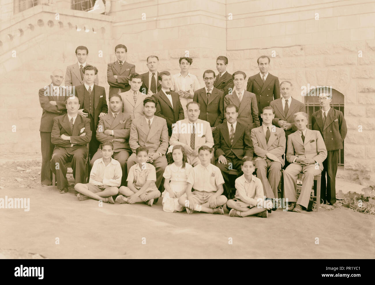 P.B.S groups taken on Aug. 8, 1942 (Arabs & Jews), smaller group 1942, Jerusalem, Israel Stock Photo