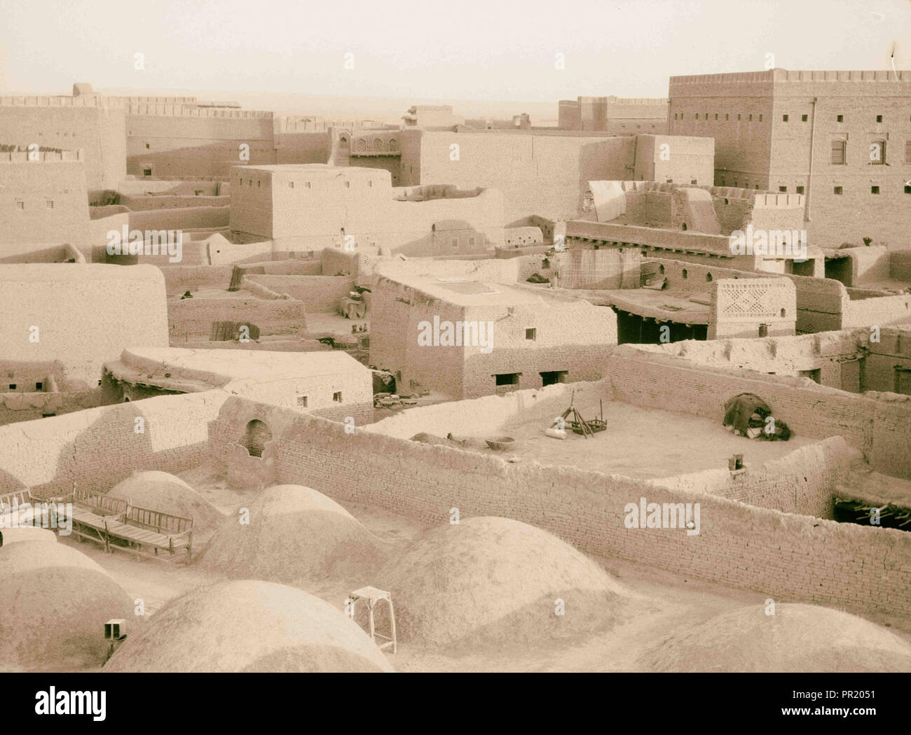 Iraq. Arbela. (Erbil). Center of Ishtar cult in Assyrian period, 2200 B.C. View of the town. The older town within the city Stock Photo