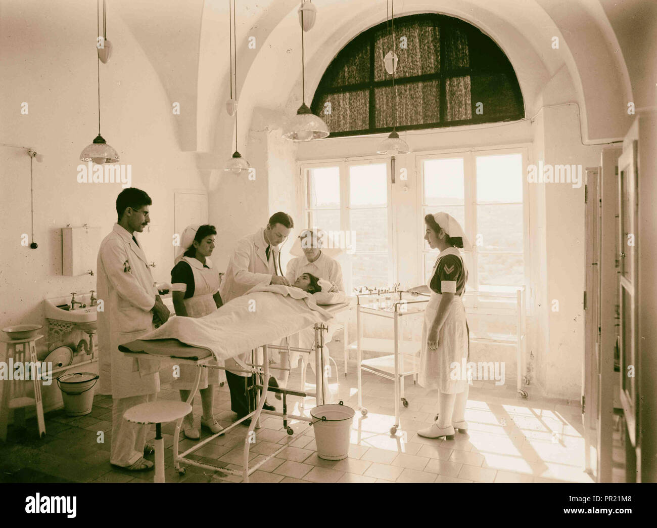 Hospital operating theatre hi-res stock photography and images - Alamy
