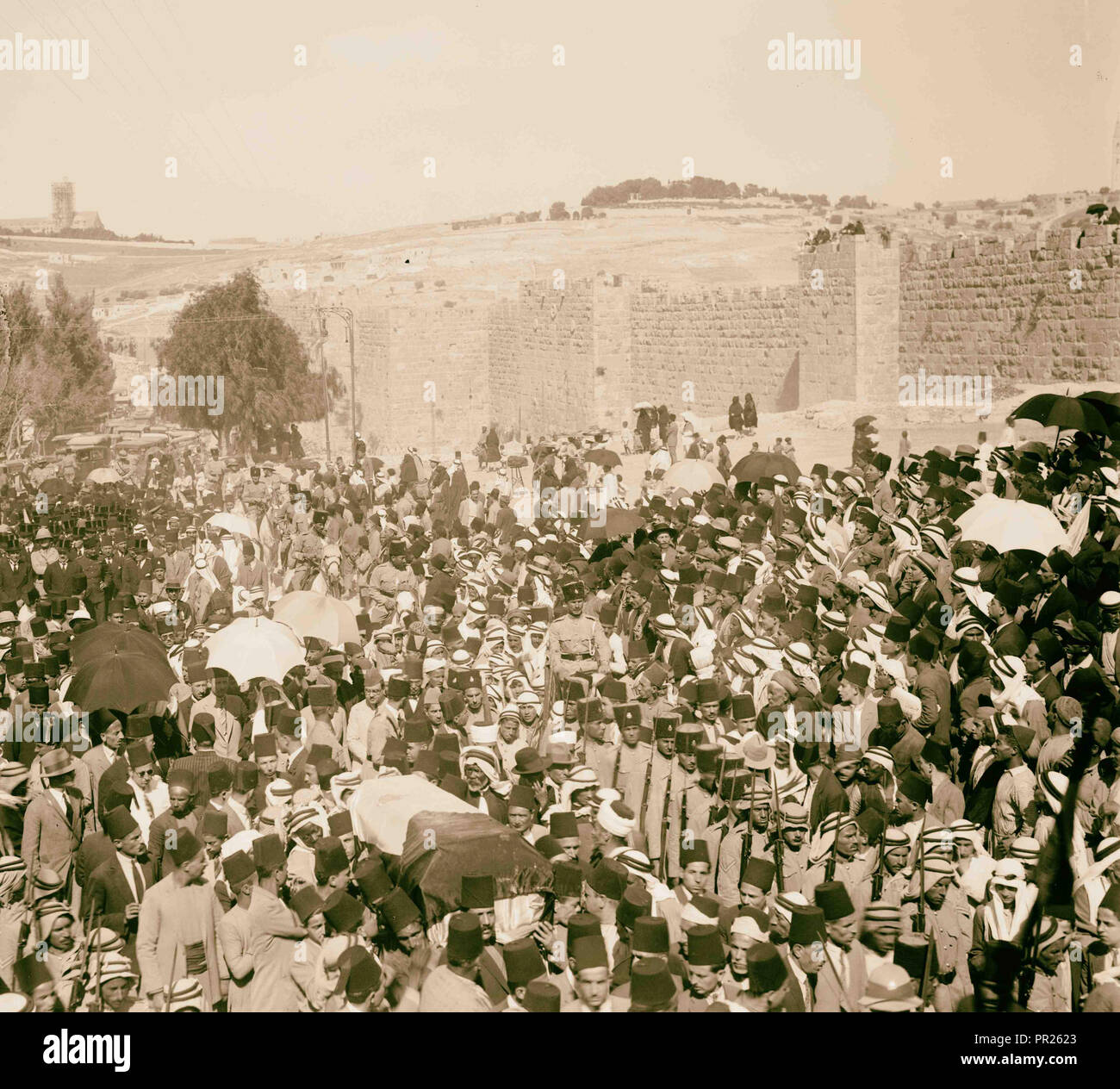 Jerusalem procession hi-res stock photography and images - Alamy