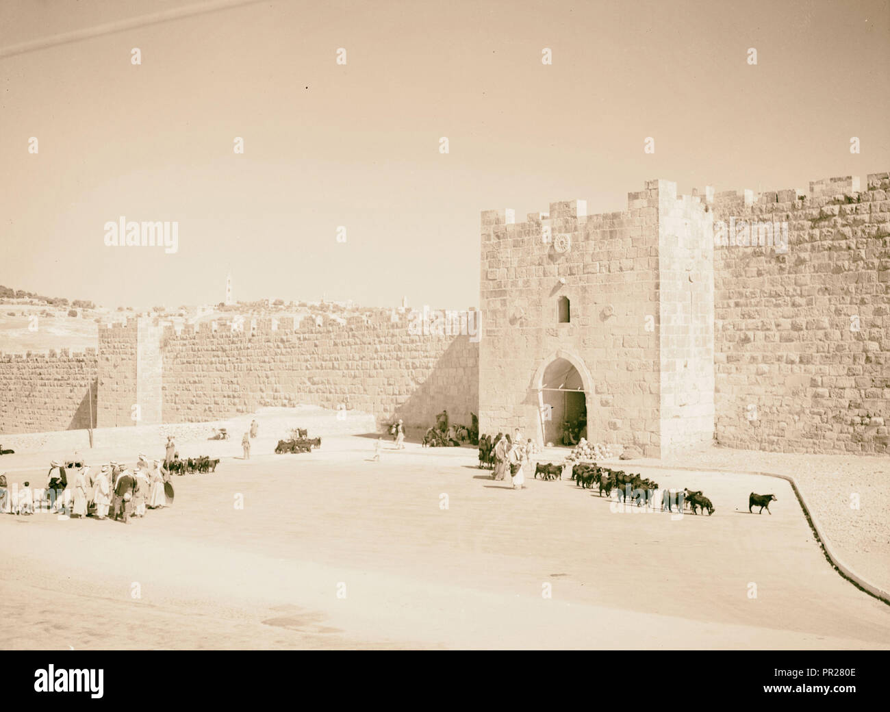 Jerusalem herod's gate hi-res stock photography and images - Alamy