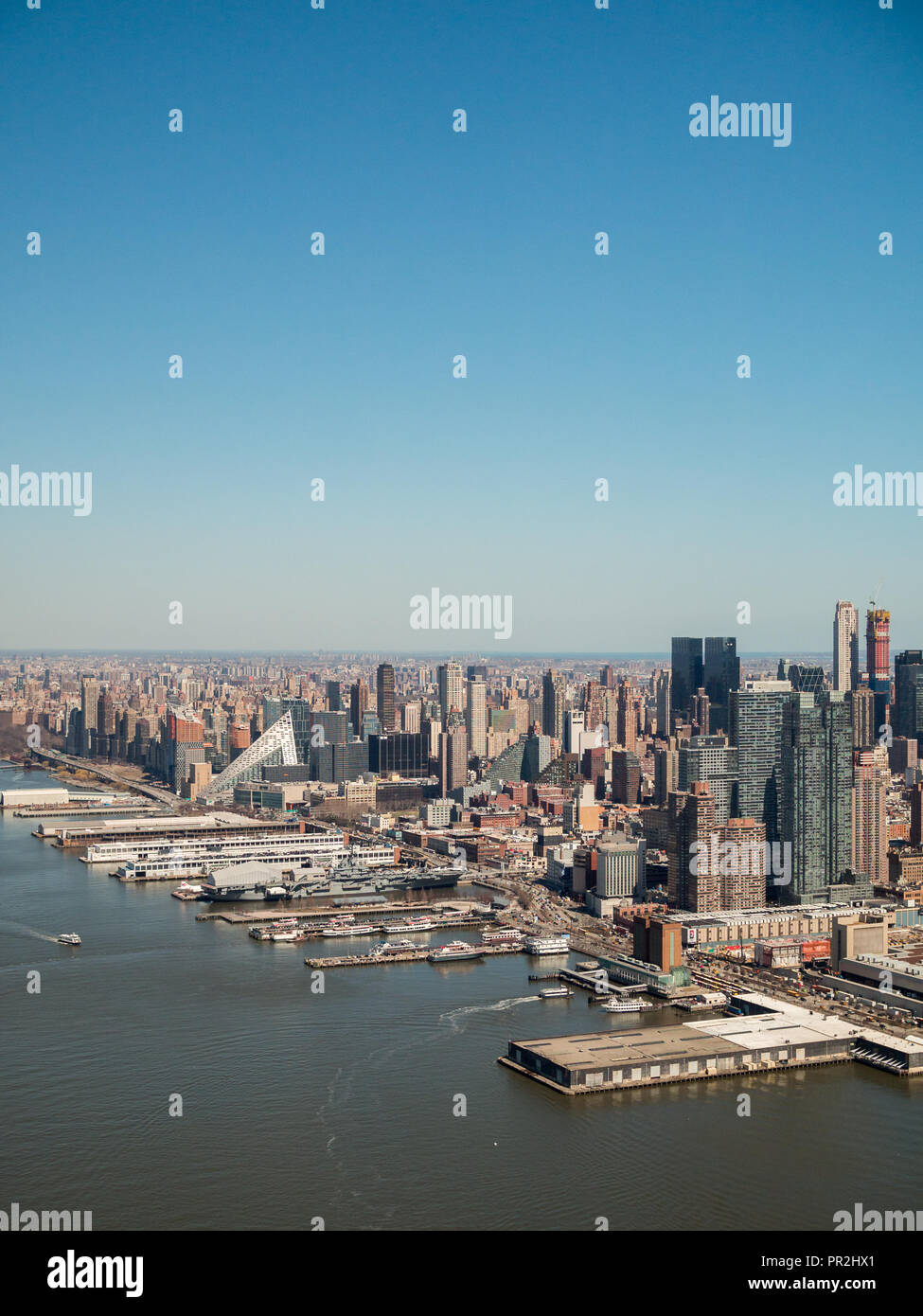 Above the hudson river hi-res stock photography and images - Alamy