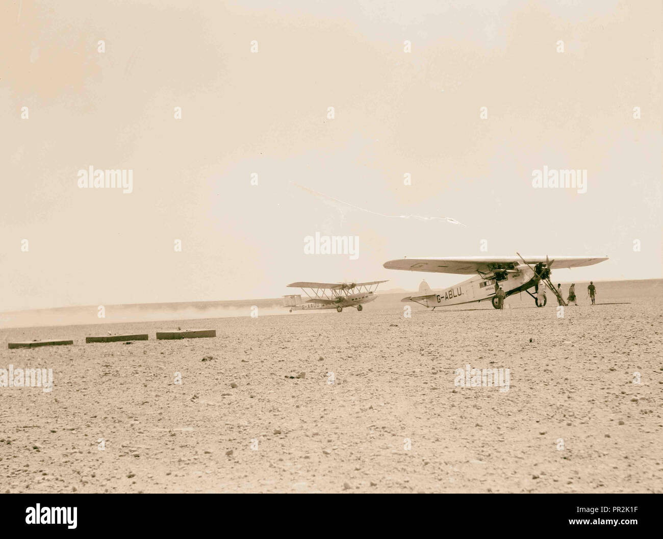 Air route to Baghdad via Amman and the desert. Aircrafts 'Hanno' and 'Apollo' at Rutba. The former taking off Stock Photo