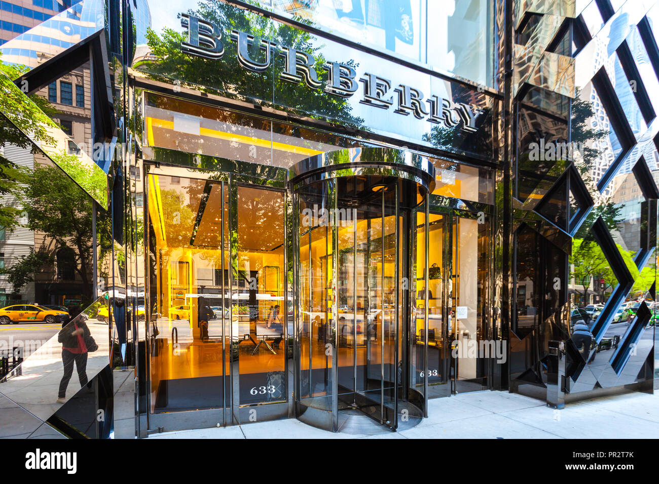 CHICAGO, IL - JULY 10, 2018 - Store entrance of Burberry, a British based high-end fashion brand Stock Photo