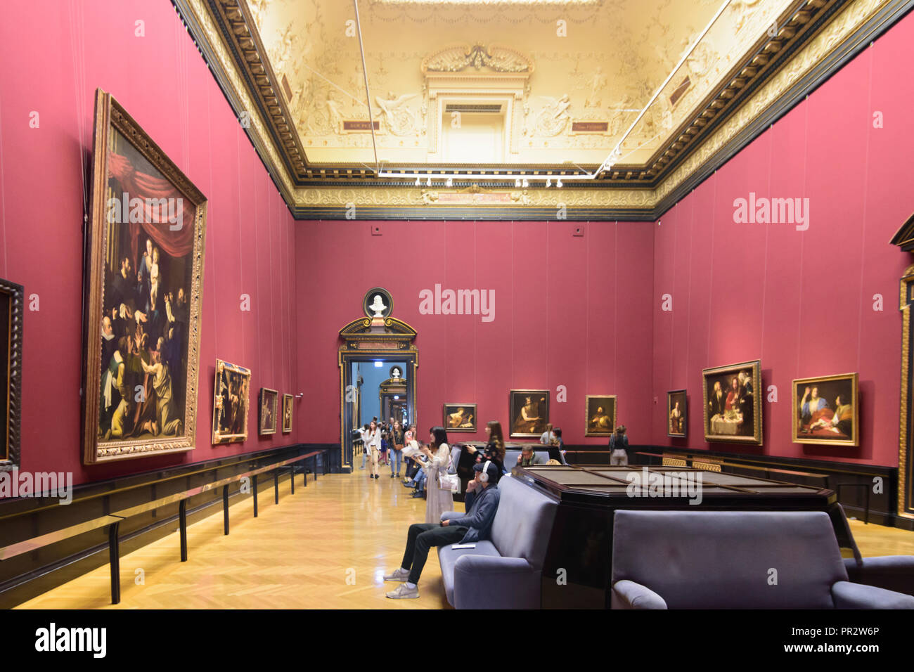 Wien, Vienna: Kunsthistorisches Museum (KHM, Museum of Art History, Museum  of Fine Arts), Gemäldegalerie (Picture Gallery), visitors, 01. Old Town, Wi  Stock Photo - Alamy
