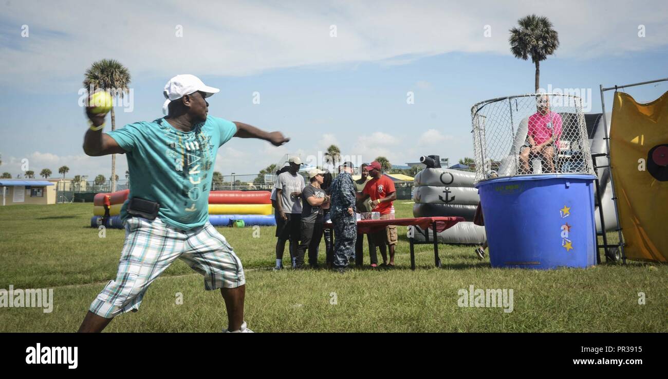 MAYPORT, Fla. (July 28, 2017) Master Chief Aviation Boatswain’s Mate Glen Newbins throws a ball