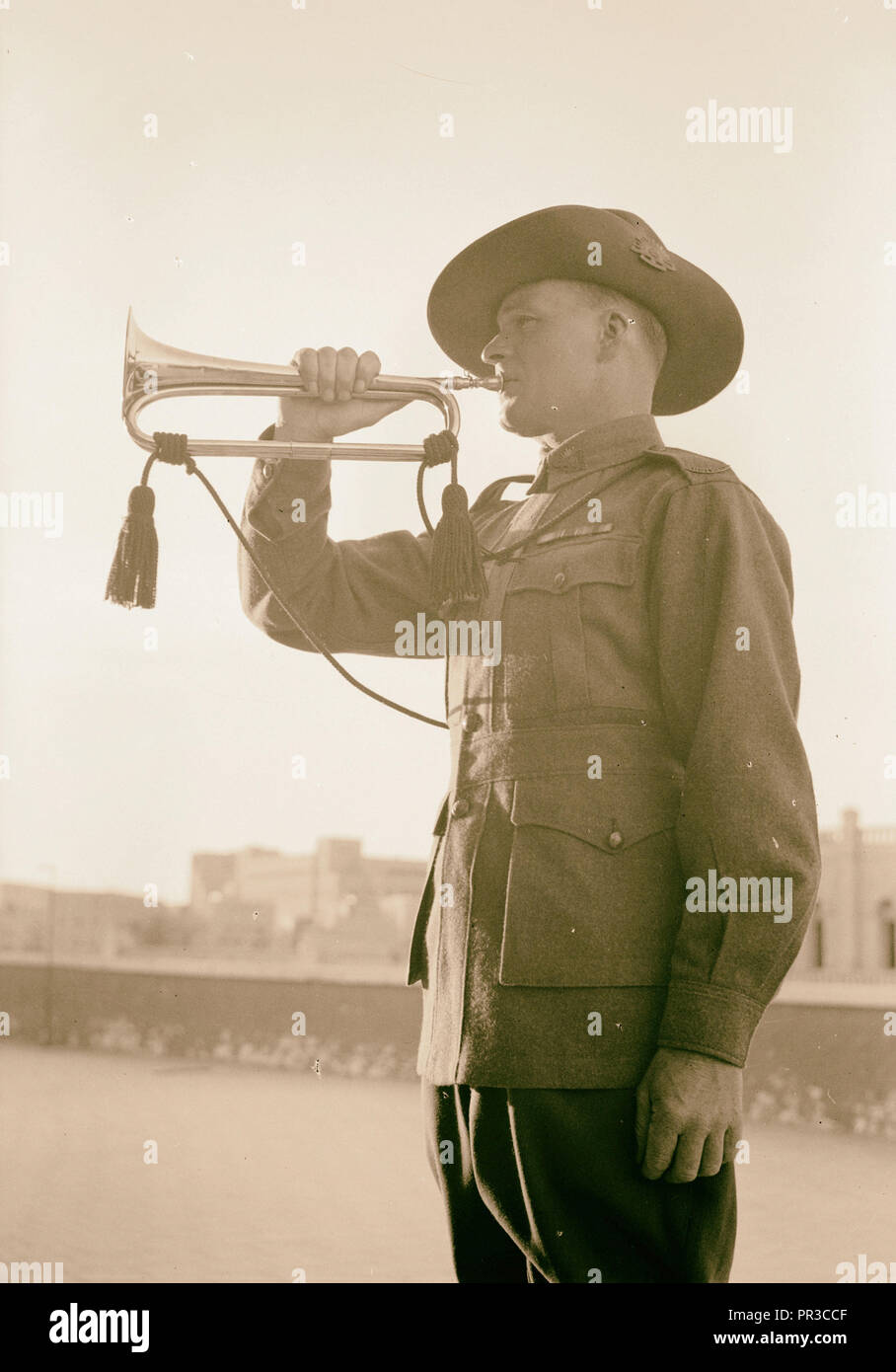 Lord Kitchner's trumpeter in 1915, Pvt. Frank Inman of Australian Imperial  Forces. Mr. Inman trumpeting at Anzac Day services Stock Photo - Alamy