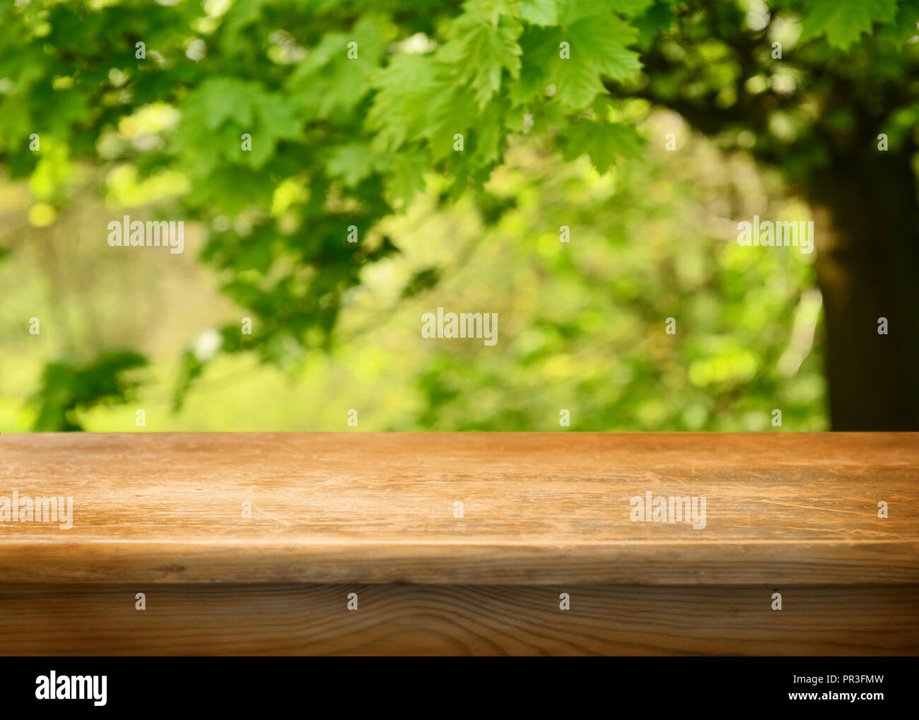 Empty table for display montages Stock Photo - Alamy