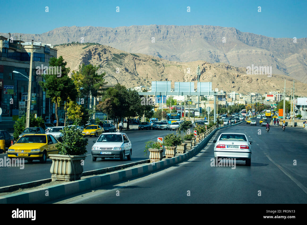 Iranian car road hires stock photography and images Alamy