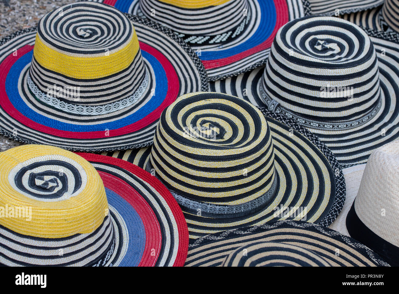 https://c8.alamy.com/comp/PR3N8Y/south-america-colombia-cartagena-colorful-straw-hats-PR3N8Y.jpg