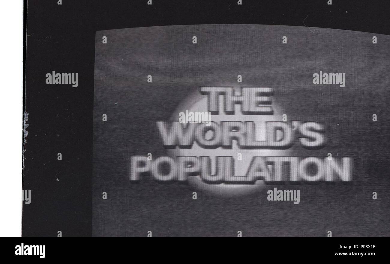 THE SCREEN SHOWING THE WORLD POPULATION Stock Photo - Alamy