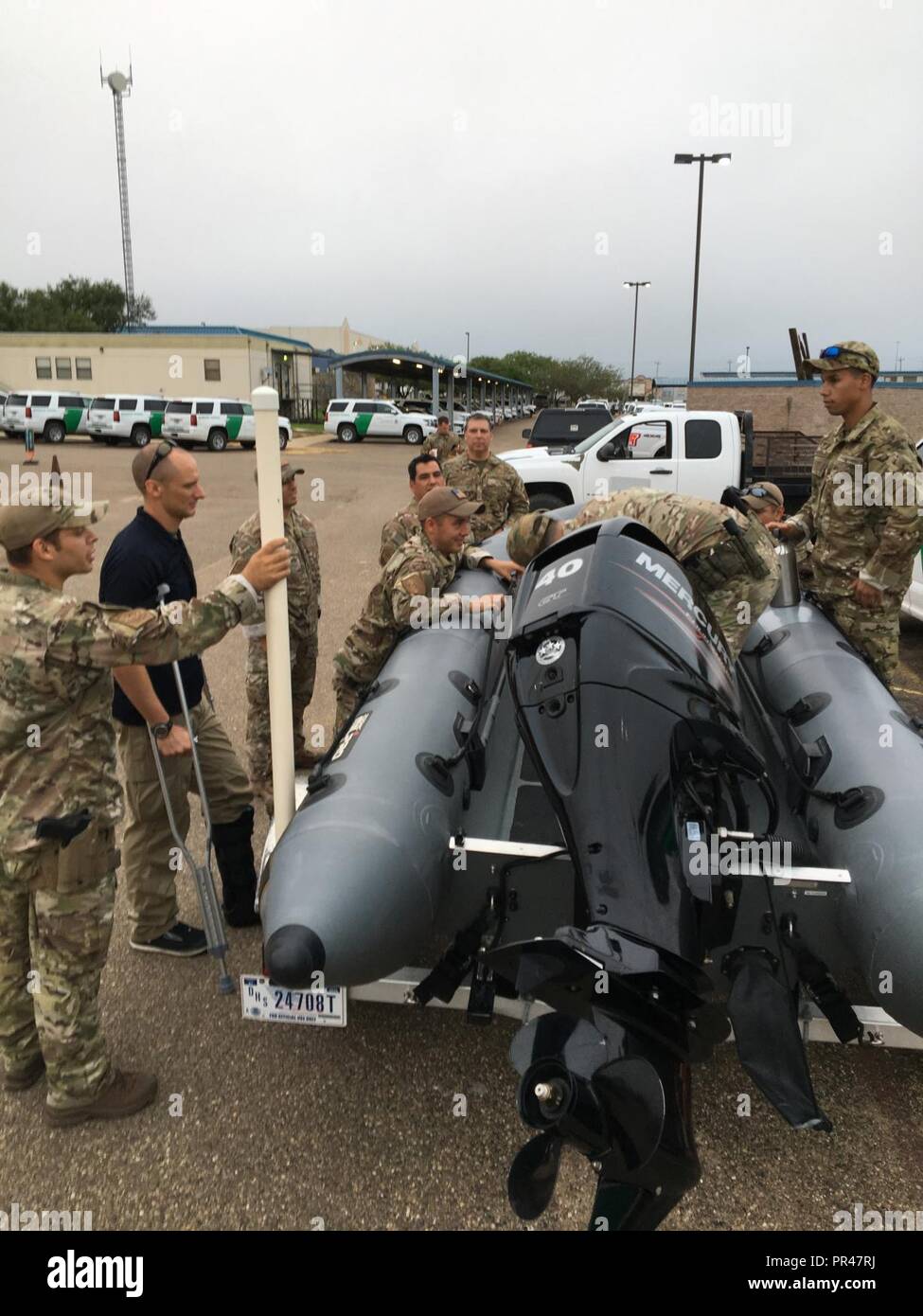 U.S. Border Patrol agents from the Laredo Sector Mobile Response Team ...