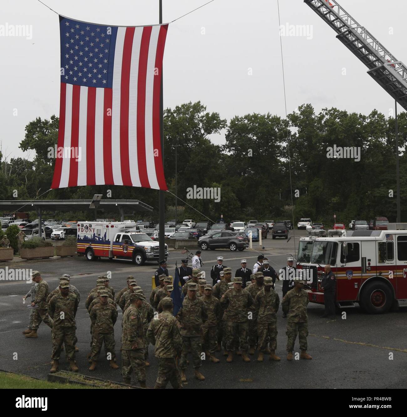 Army reserve pay hires stock photography and images Alamy
