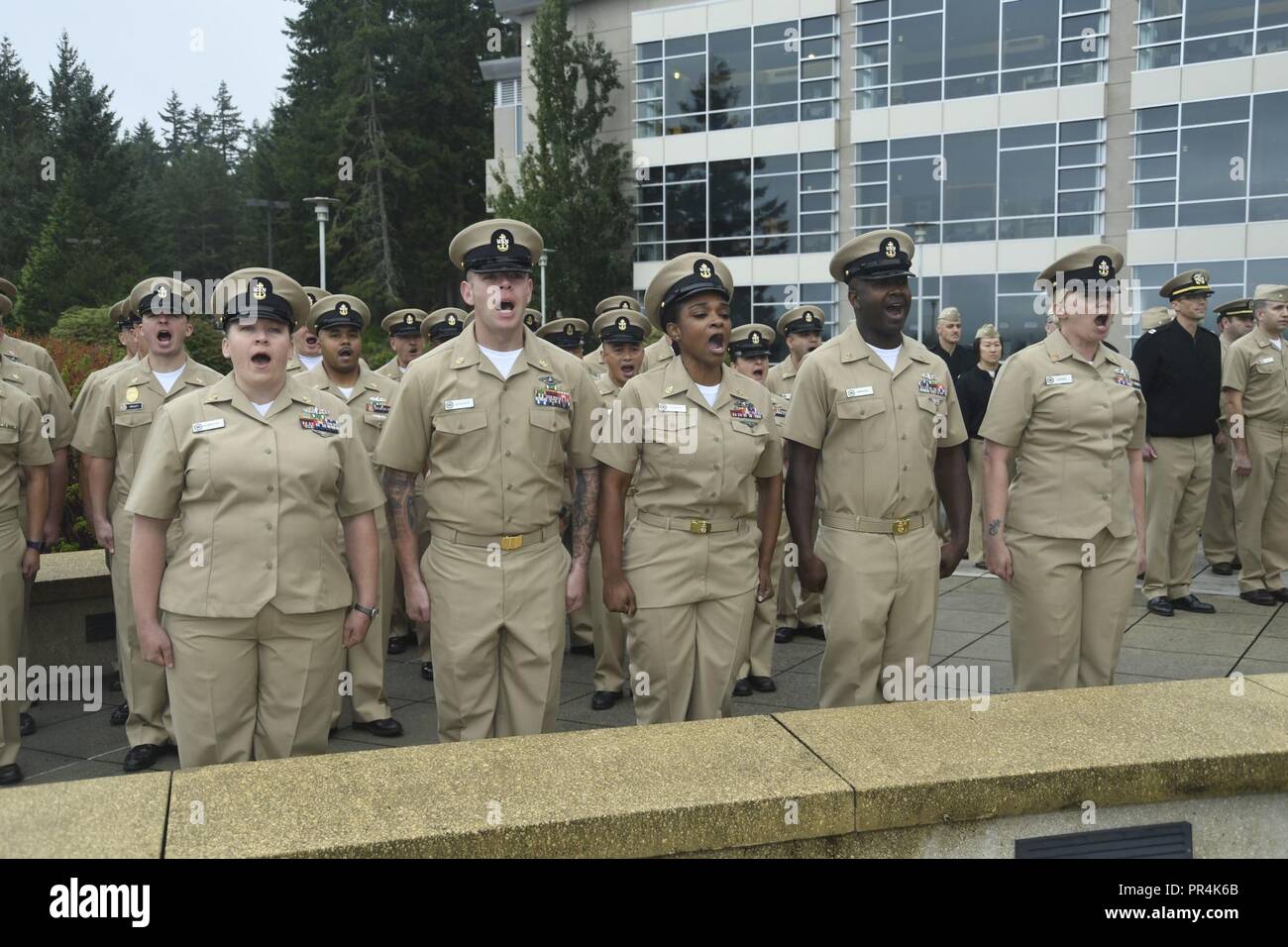 Singing anchors aweigh hires stock photography and images Alamy