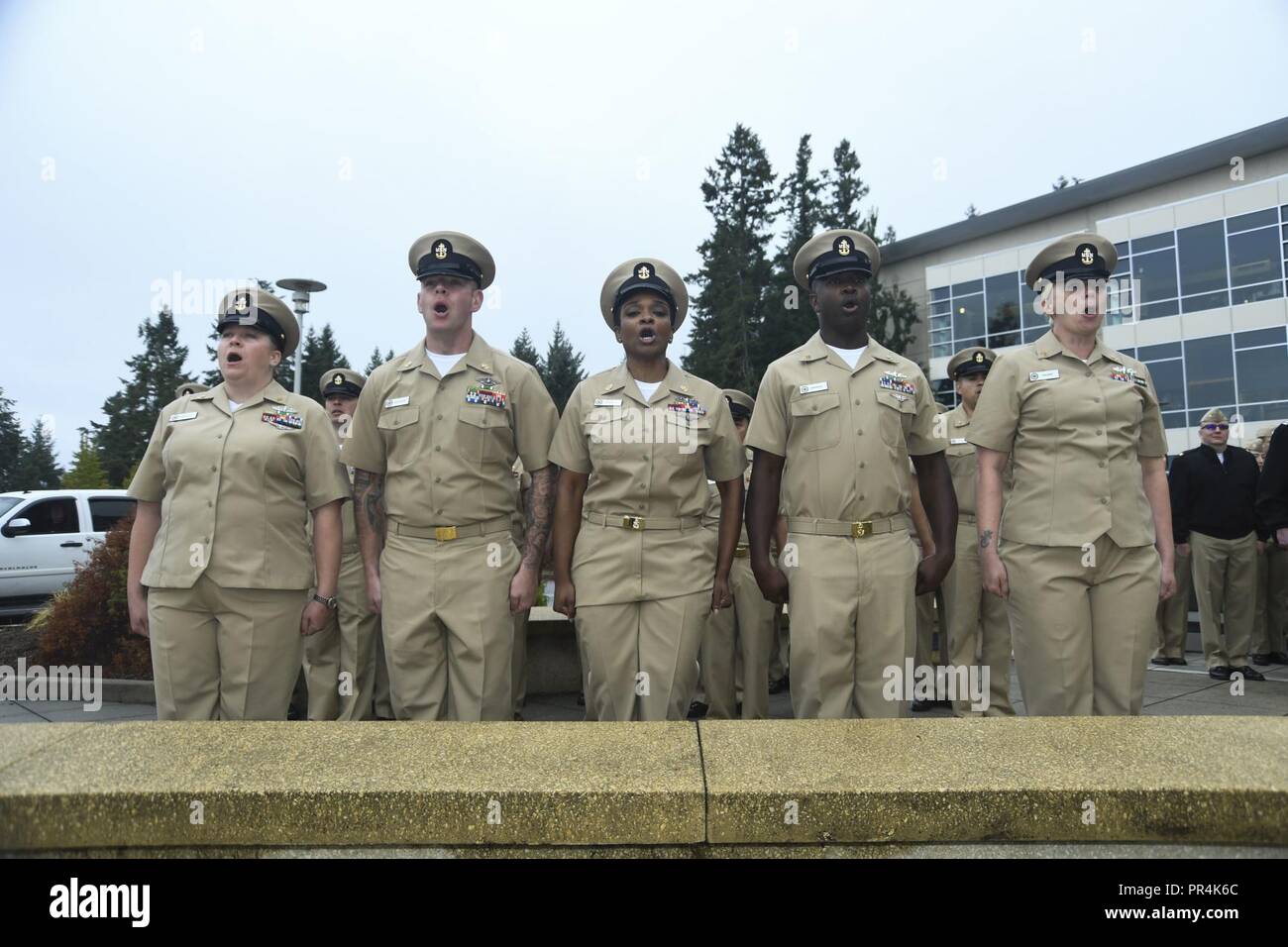 Singing anchors aweigh hires stock photography and images Alamy