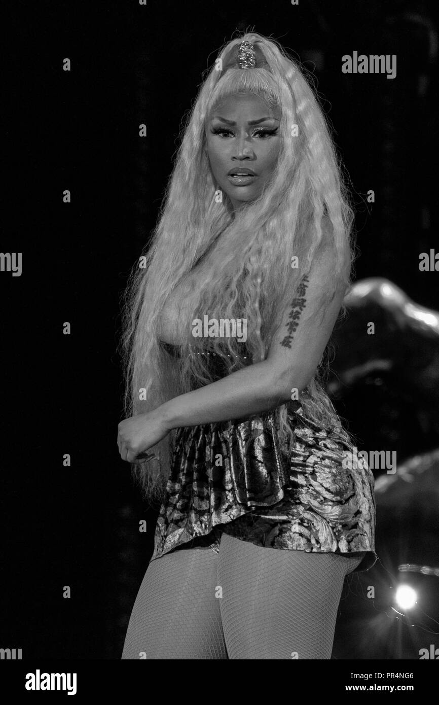 Nicki minaj performer Black and White Stock Photos & Images - Alamy