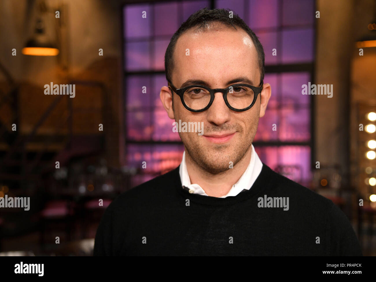 28 September 2018, North Rhine-Westphalia, Cologne: Pianist Igor Levit standing in the studio after the recording of the WDR talk show 'Koelner Treff' ('Cologne Meeting'). Photo: Henning Kaiser/dpa Stock Photo