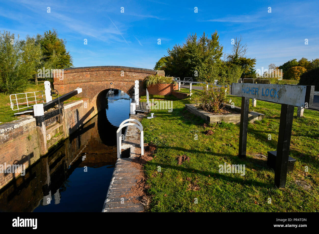 Uk Weather Higher Lock On The Bridgwater And Taunton Cnear Hedging In Somerset On A Day Of Sunshine And Clear Blue Skies Uk Weather Higher Lock On The Bridgwater And Taunton Cnear Hedging In Somerset On A Day Of Sunshine And Clear Blue Skies