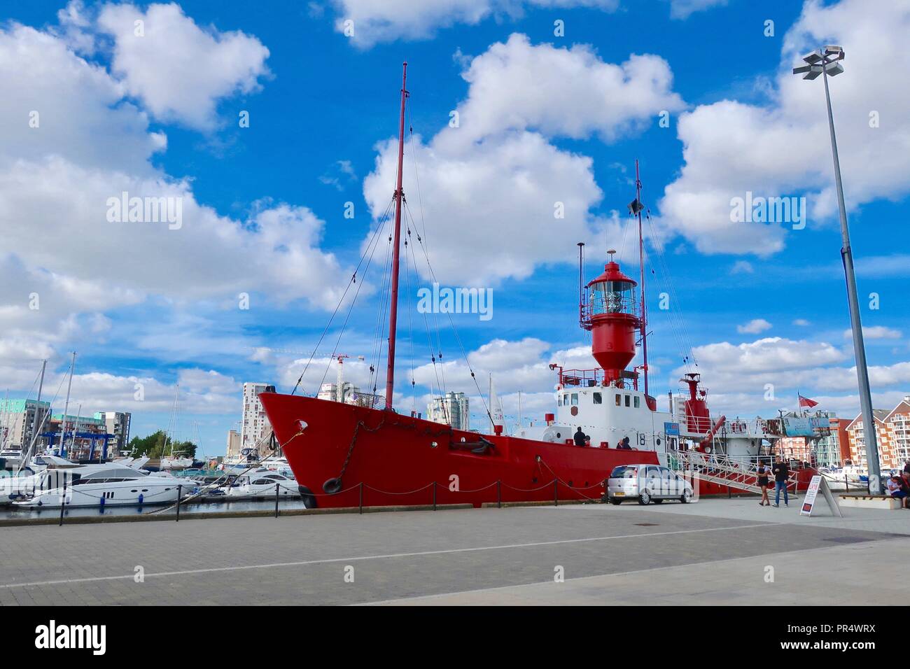 Ipswich, UK. 29th September 2018. UK Weather: Bright warm sunny morning at the waterfront in Ipswich, Suffolk. Credit: Angela Chalmers/Alamy Live News Stock Photo