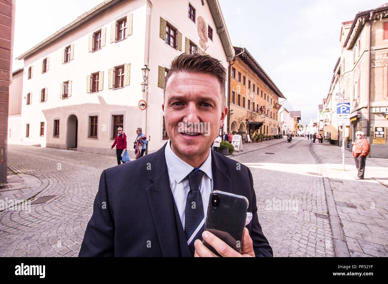 Garmisch Partenkirchen, Bavaria, Germany. 29th Sep, 2018. Right-extremist and founder of the EDL TOMMY ROBINSON in Garmisch Partenkirchen, southern Bavaria. Adding themselves to the "who's who"" list of of several hundred right-extremists from Germany, Austria, Switzerland, and other countries, Tommy Robinson, founder of the British EDL, Lutz Bachmann, grounder of Germany's Pegida, and Martin Sellner of the Identitaere Bewegung were guests as the Compact Konferenz held in the international tourist town of Garmisch Partenkirchen in southern Bavaria. The conferences are held by Jue Stock Photo