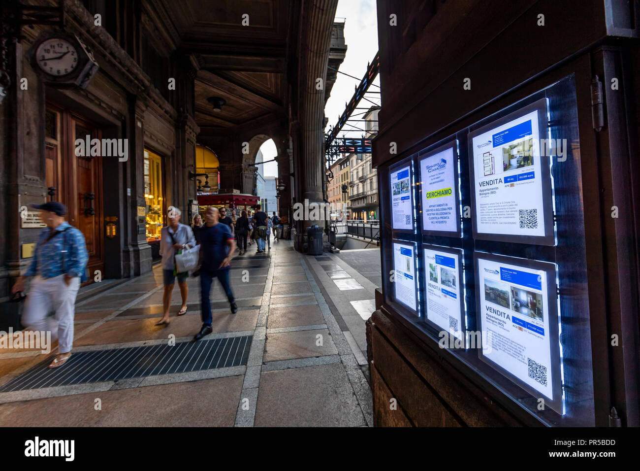 Estate agents clock hires stock photography and images Alamy