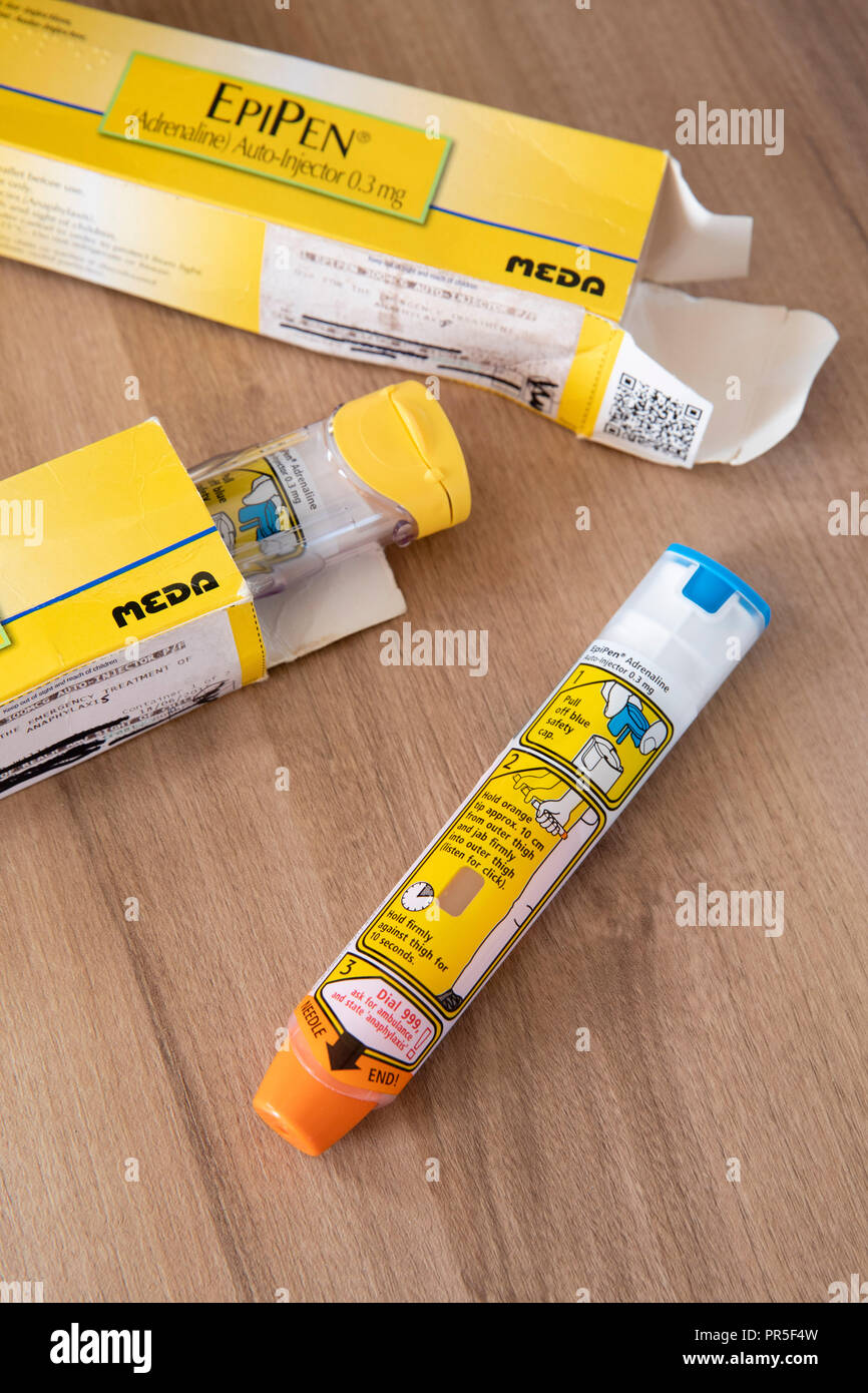 Adrenaline injection hi-res stock photography and images - Alamy