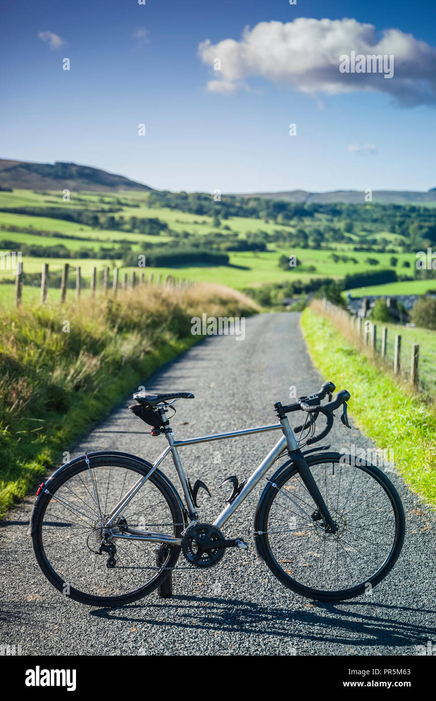 Shimano equipped bike hi-res stock photography and images - Alamy