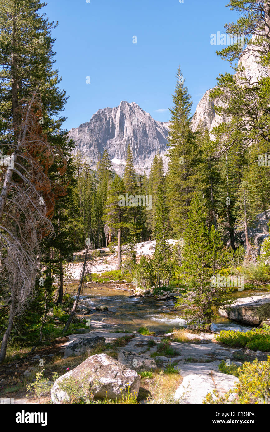 Kings canyon california hiking trail hi res stock photography and