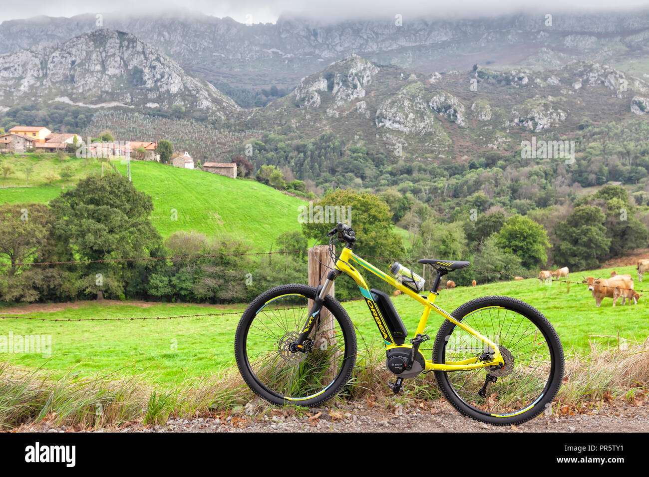 e-Bike of the Spanish brand Orbea and Keram 20 model of the year 2018, with Bosch engine of 250 W. and 500 Wh battery. Photo taken on September 29, 20 Stock Photo