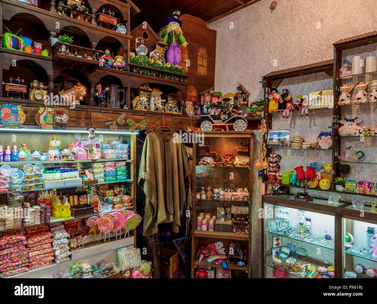 Mi Dulce Recuerdo Shop, interior, La Ronda Street, Old Town, Quito