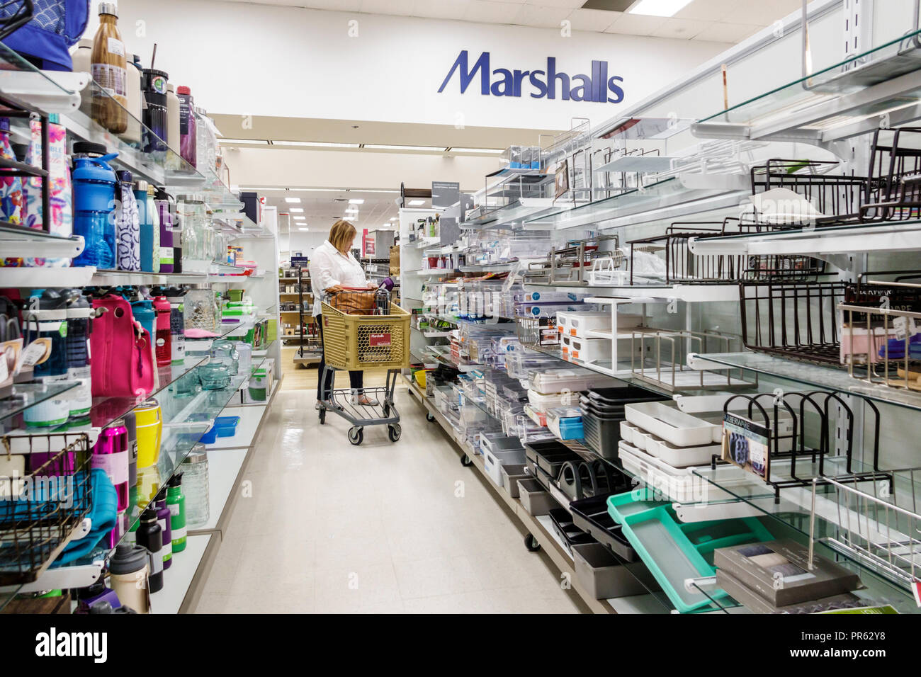 Marshalls shopping cart hi-res stock photography and images - Alamy