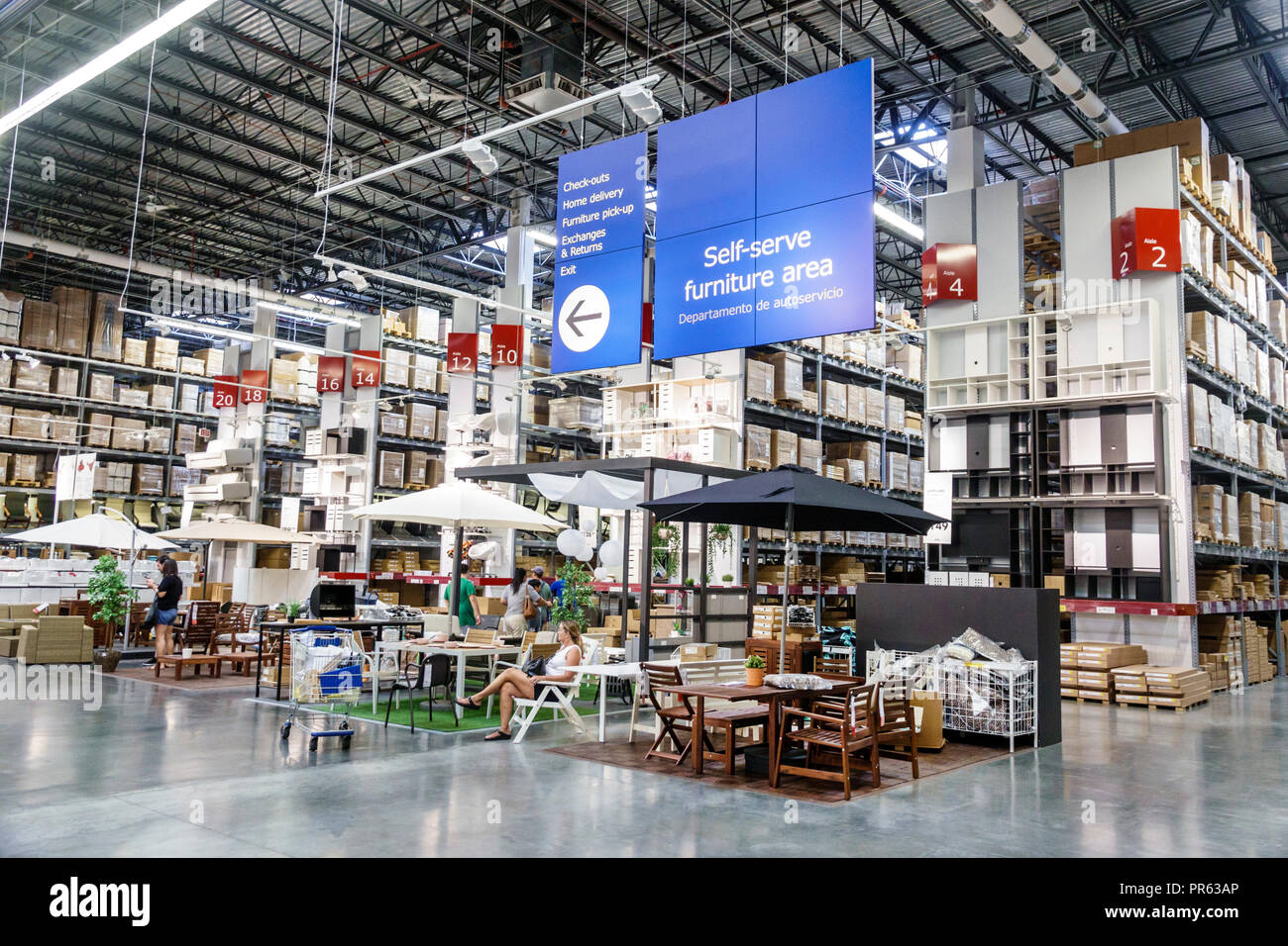 Ikea Self Service Warehouse Stock Photos & Ikea Self Service Warehouse