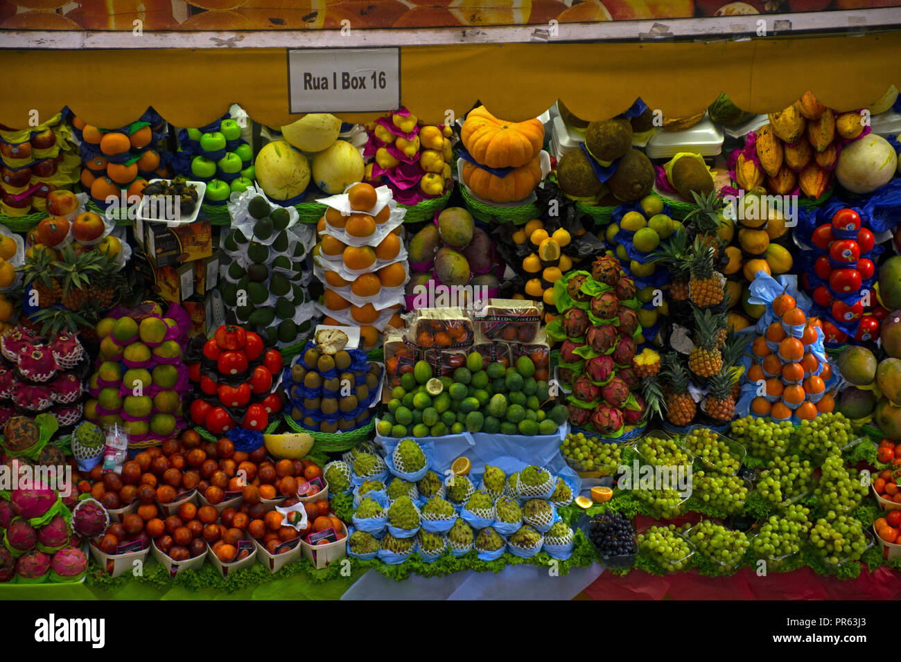 Tropical fruits on display at the Municipal Market, Sao Paulo, Brazil Stock Photo