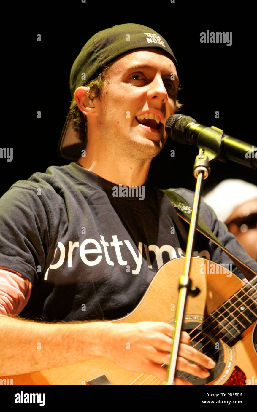 Jason Mraz performs in concert, at the Mizner Park Amphitheatre, in Boca Raton,  Florida, on December 3, 2005. Stock Photo