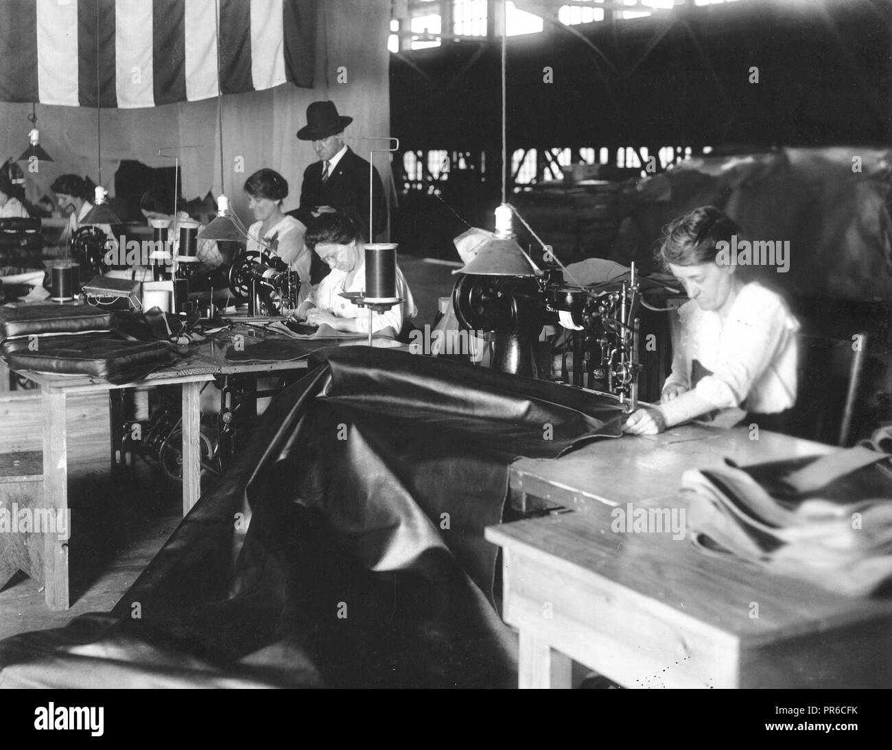 Machines sewing wing covers, etc. Standard Aircraft Corp. Elizabeth, N.J Stock Photo