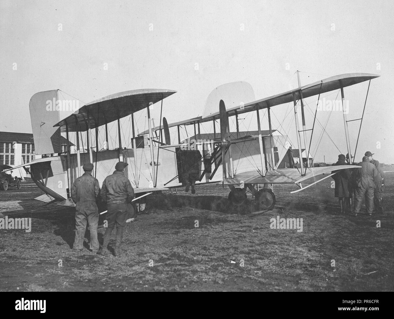 1918-1919 New tandem plane makes initial flight at Mineola. The new ...