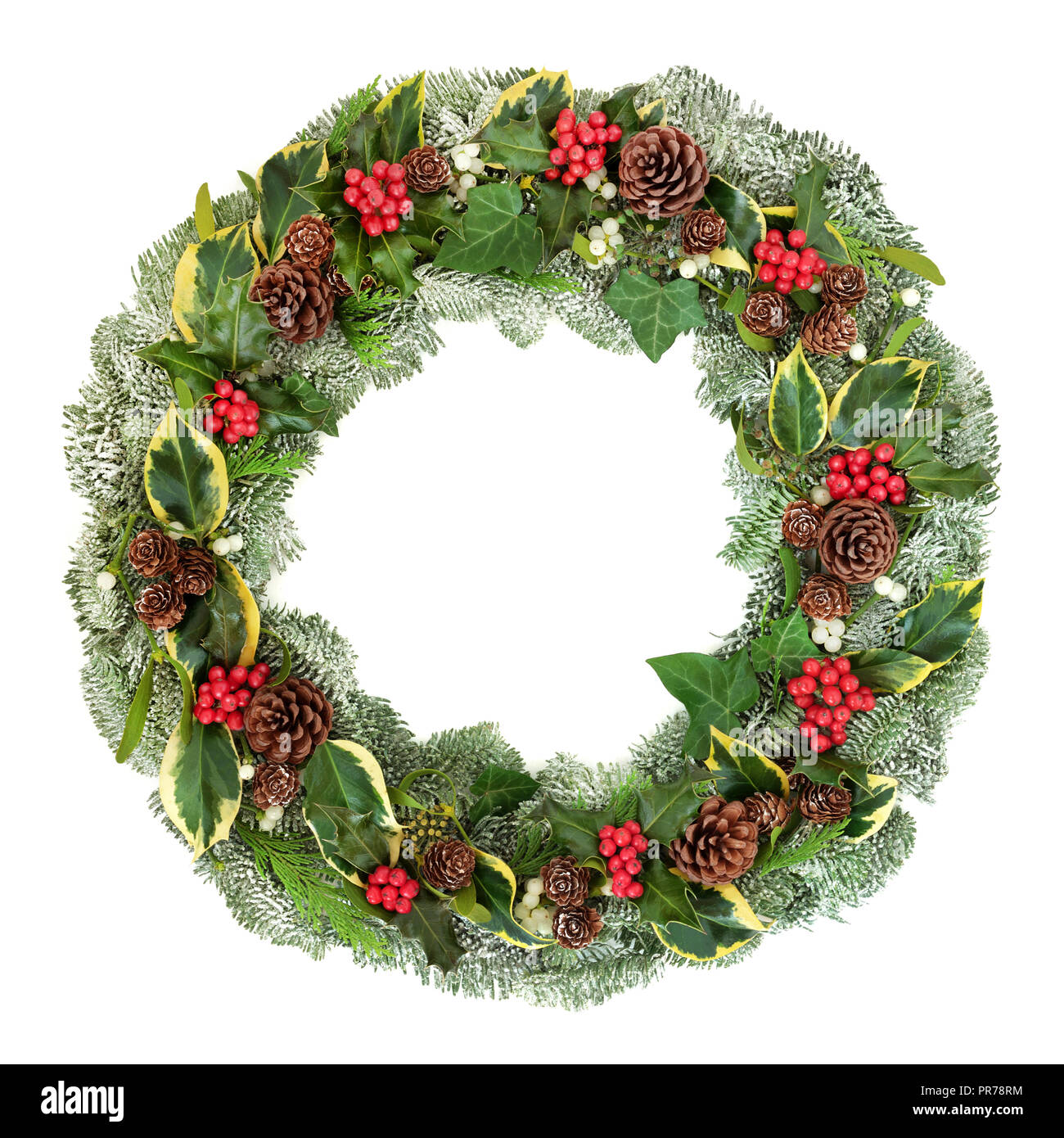 Holly ivy mistletoe wreath hi-res stock photography and images - Alamy