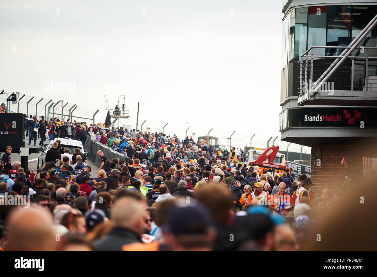 Longfield, Kent, UK, 30th September 2018. BTCC crowd during Autograph Sessionof the Dunlop MSA British Touring Car Championship at Brands Hatch Grand Prix Circuit. Photo by Gergo Toth / Alamy Live News Stock Photo