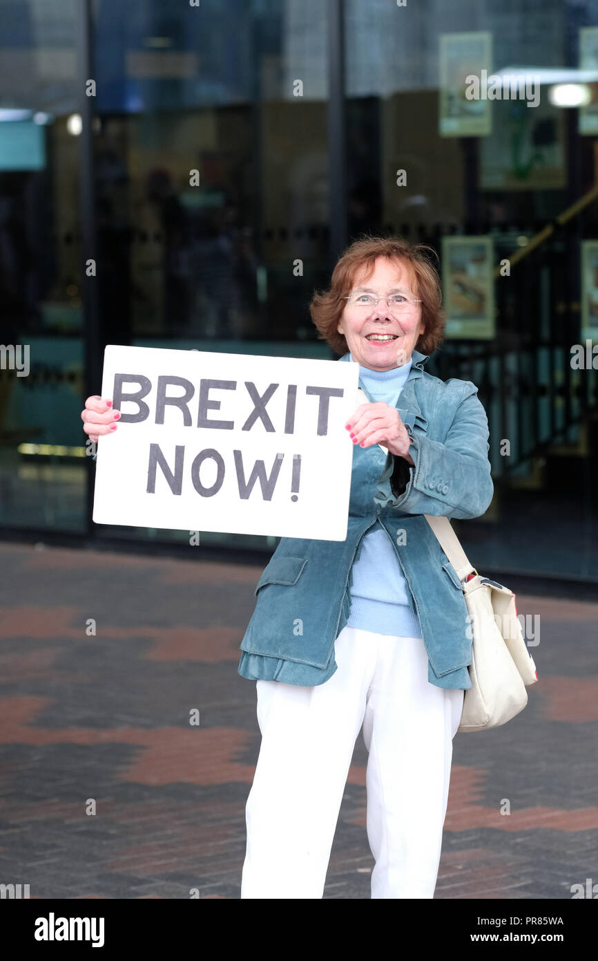 Birmingham, UK - 30th Sept 2018.One lady shows her support for Brexit Now outside the entrance to the Conservative Party Conference at the ICC in Birmingham  - Photo Steven May / Alamy Live News Stock Photo