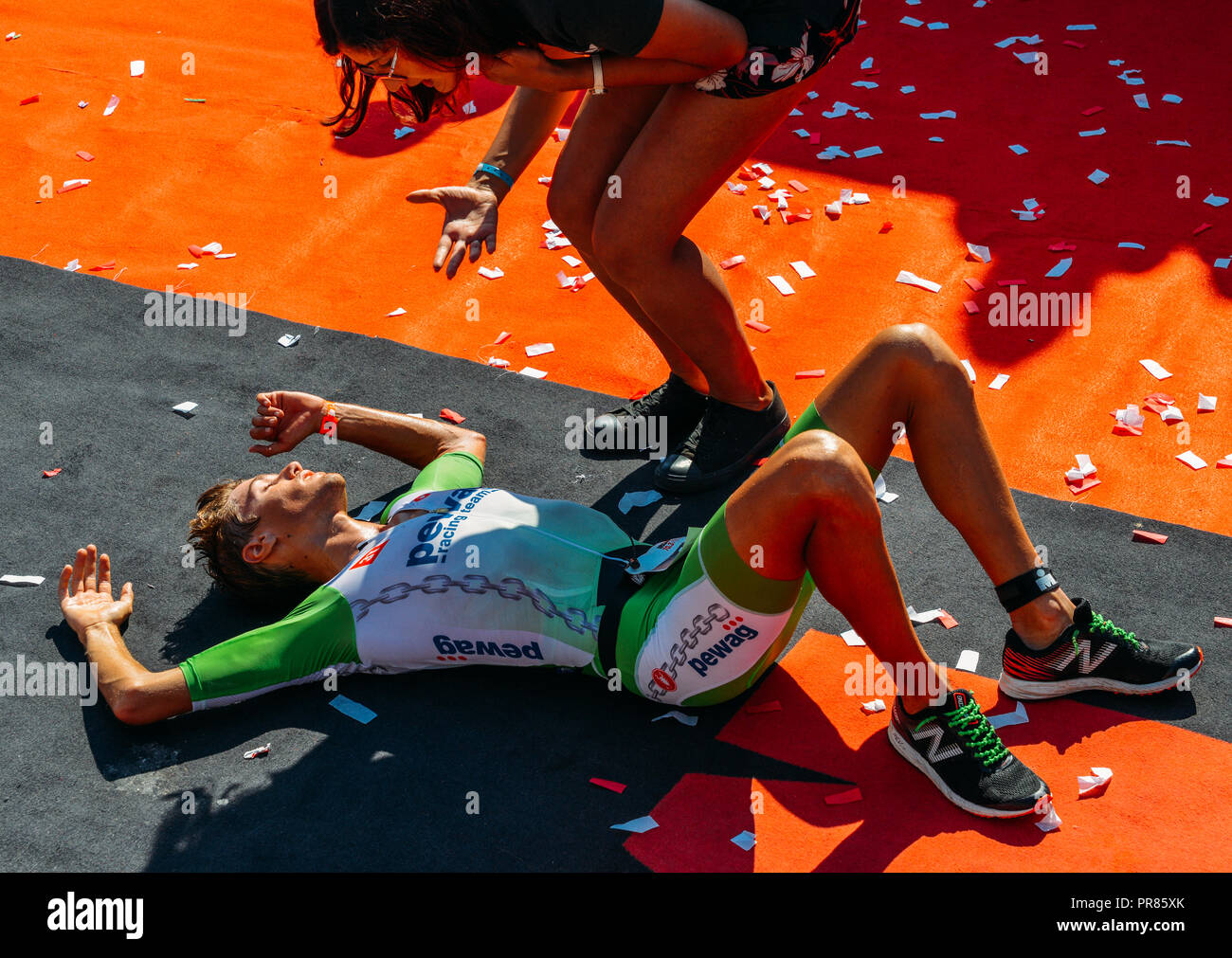 Cascais, Portugal 30th Sept 2018. Man collapses from exhaustion upon ...
