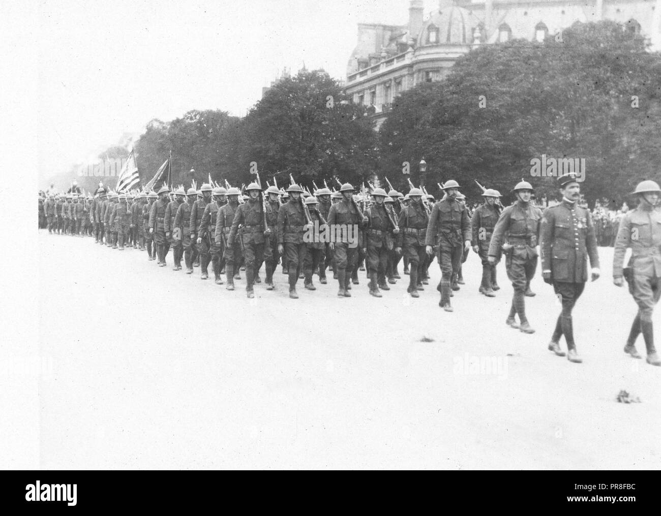 American troops marching paris france hi-res stock photography and ...