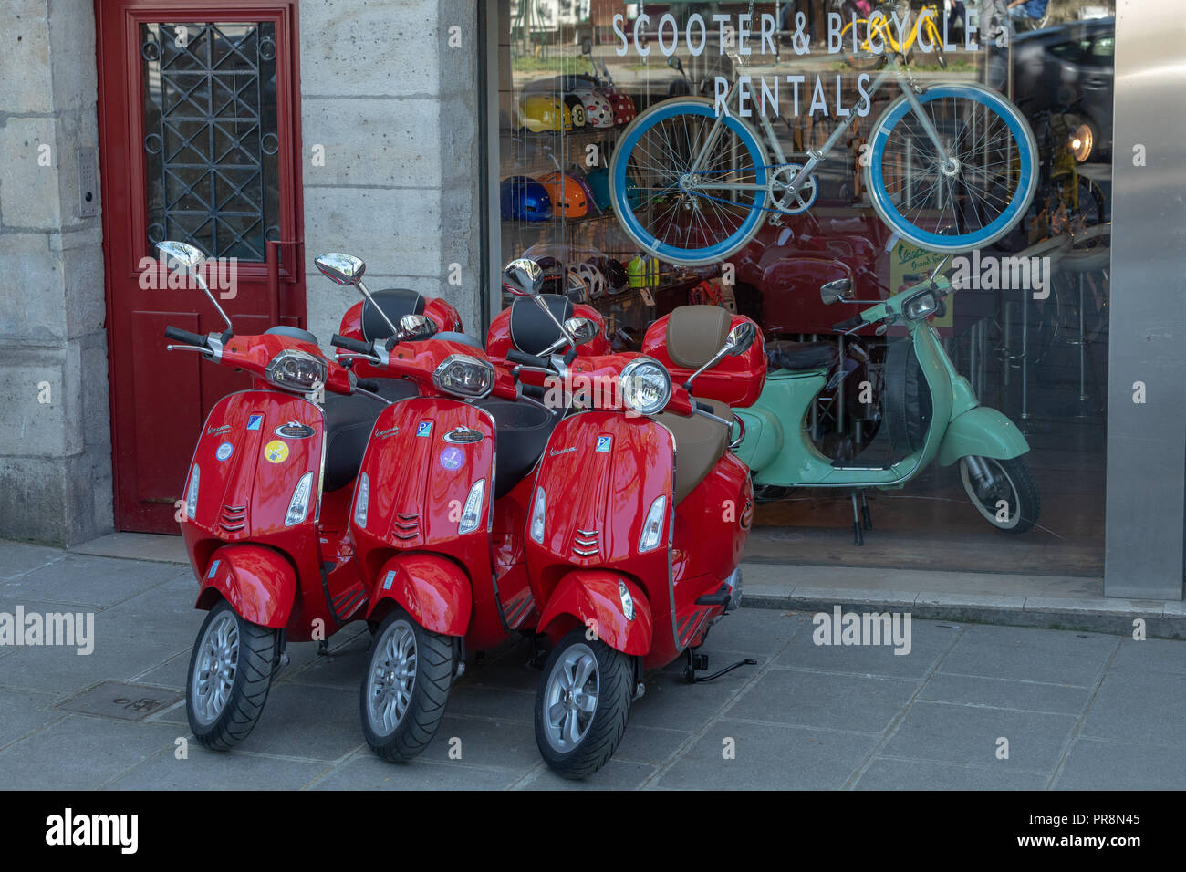 Scooter Shop Paris Stock Photo - Alamy