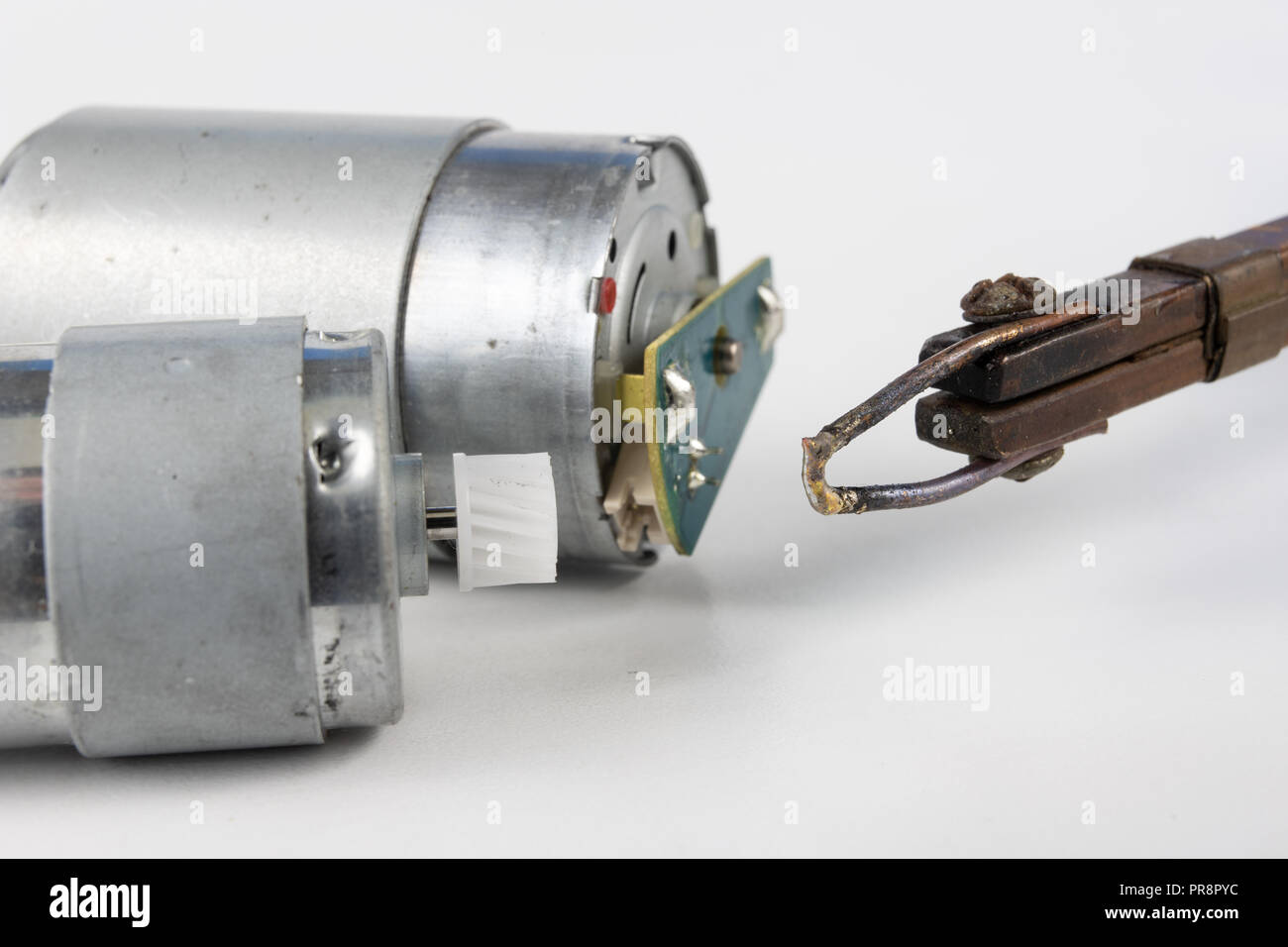 Repair of a small electric motor. Simple soldering work in the