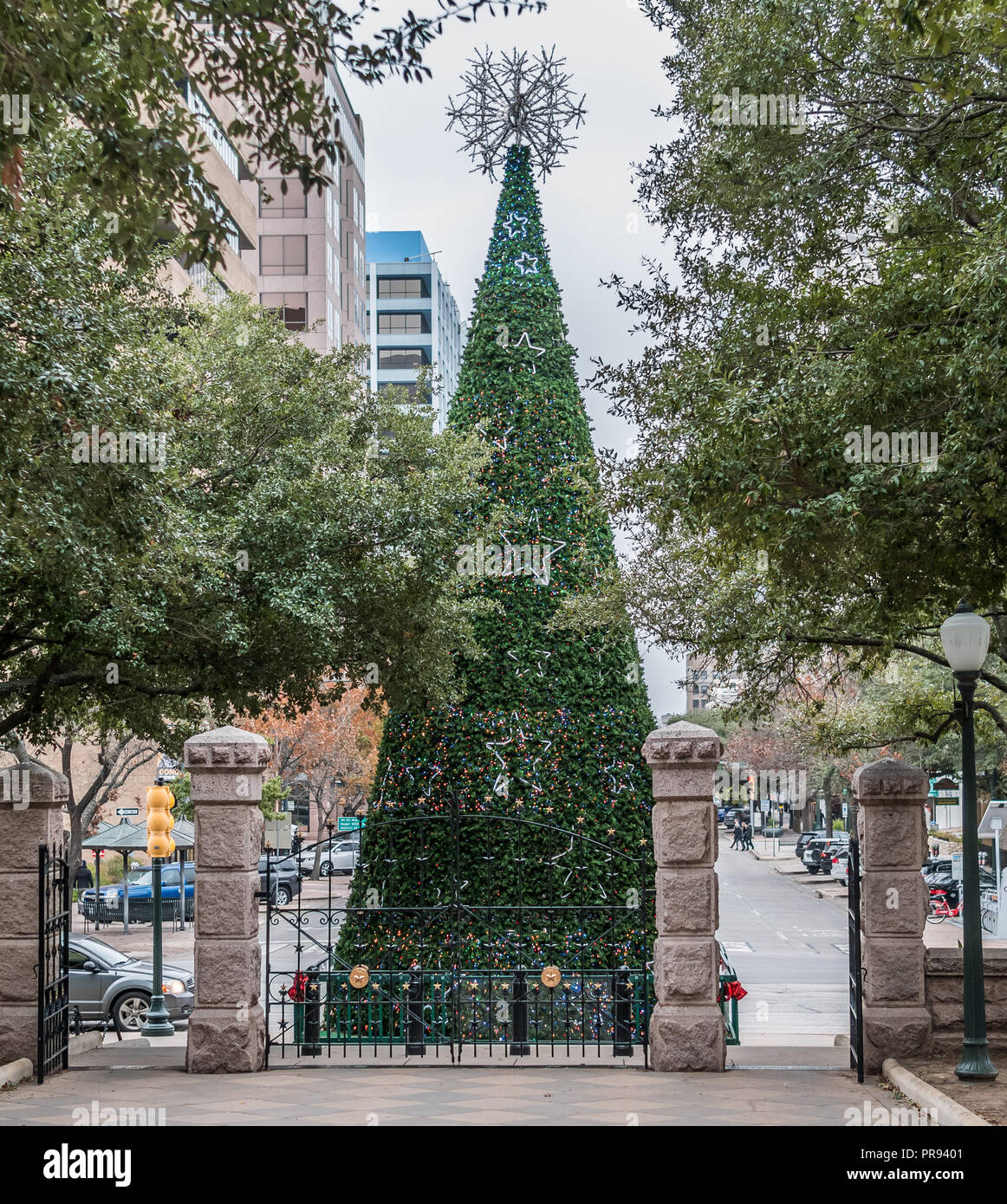Outside the gates hires stock photography and images Alamy