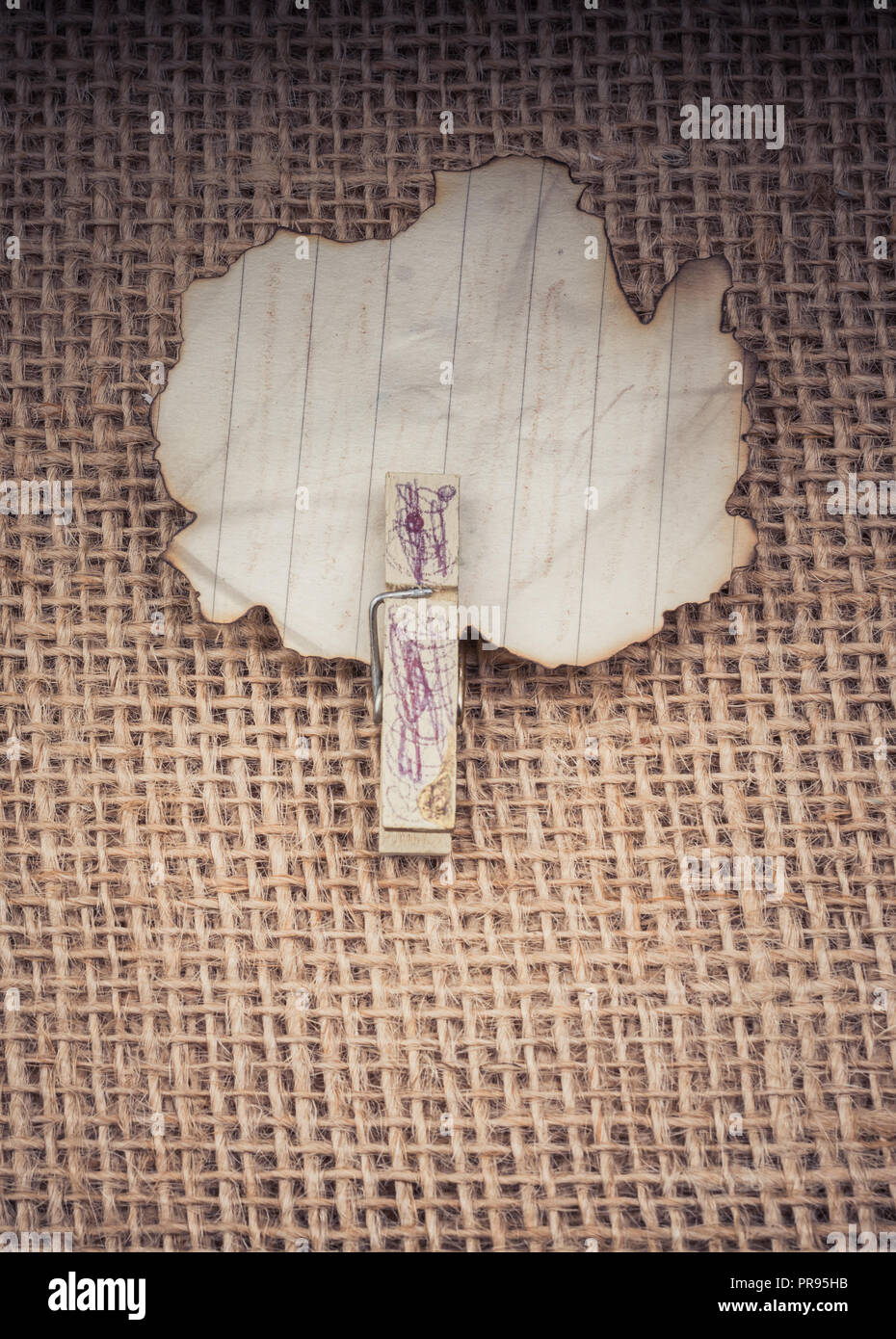 Arrow cut out hi-res stock photography and images - Alamy