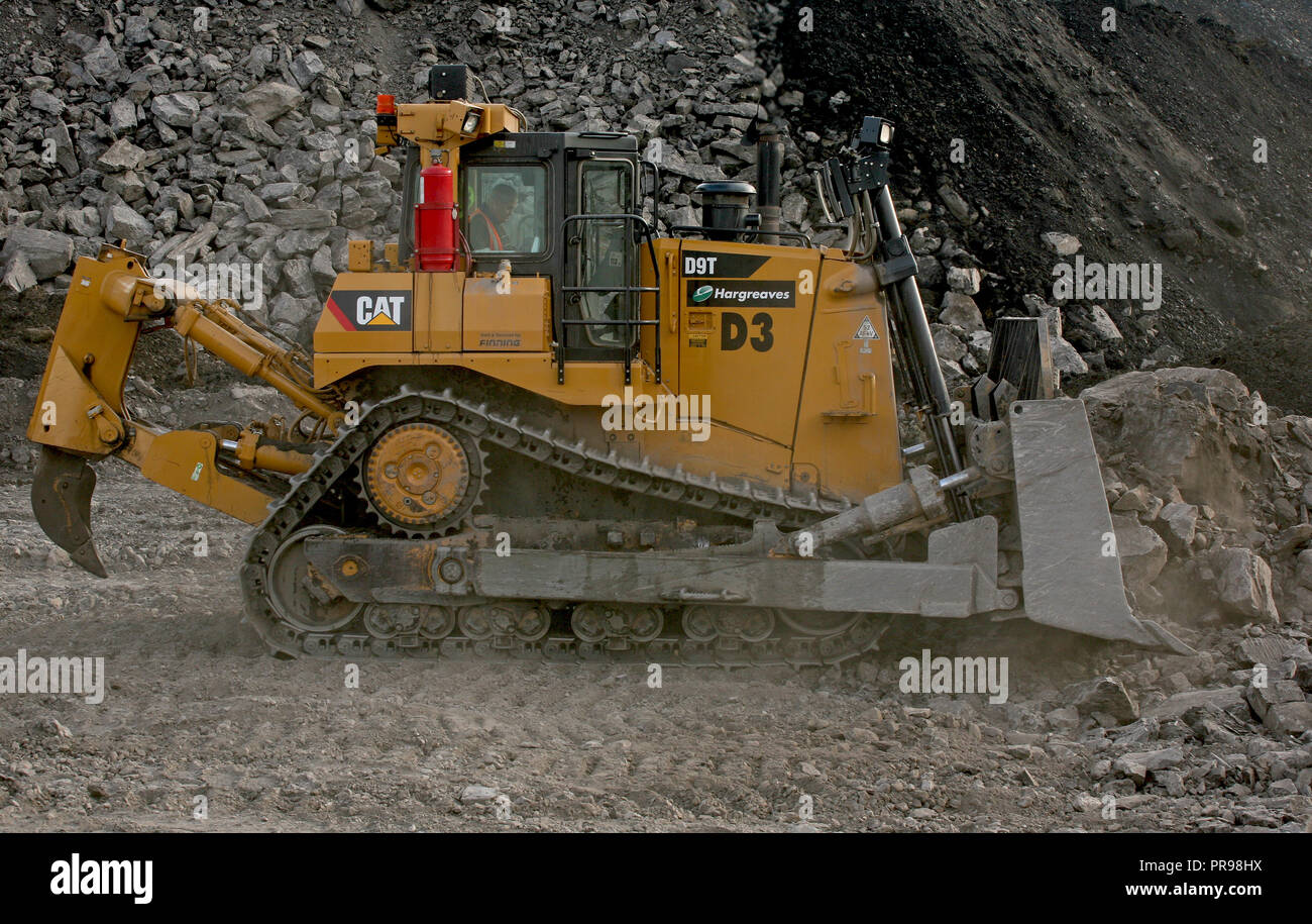 Caterpillar D9T Bulldozer Working at Tower Colliery open cast mine in South Wales Stock Photo